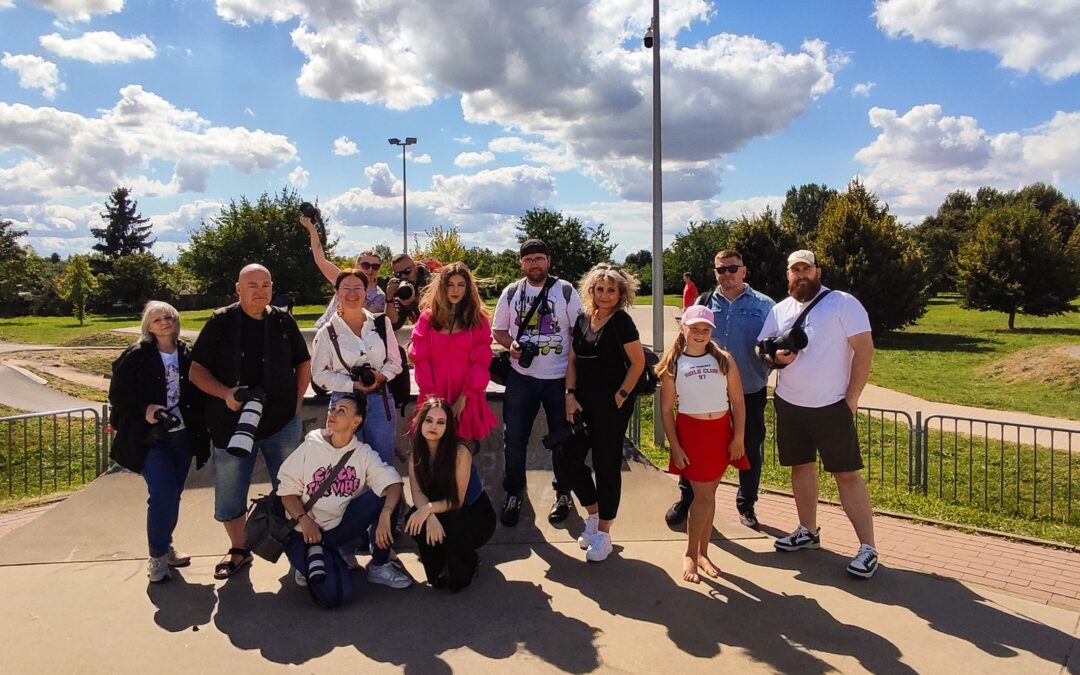 Rolki, deskorolki, triki i migawki — ostatni fotospacer w te wakacje!
